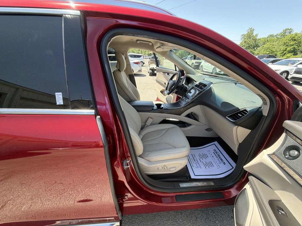 Used 2019 Lincoln Nautilus Select AWD/4WD image 24