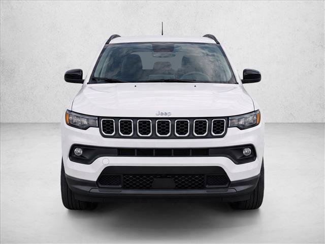 Used 2026 Jeep Compass Latitude AWD/4WD image 2