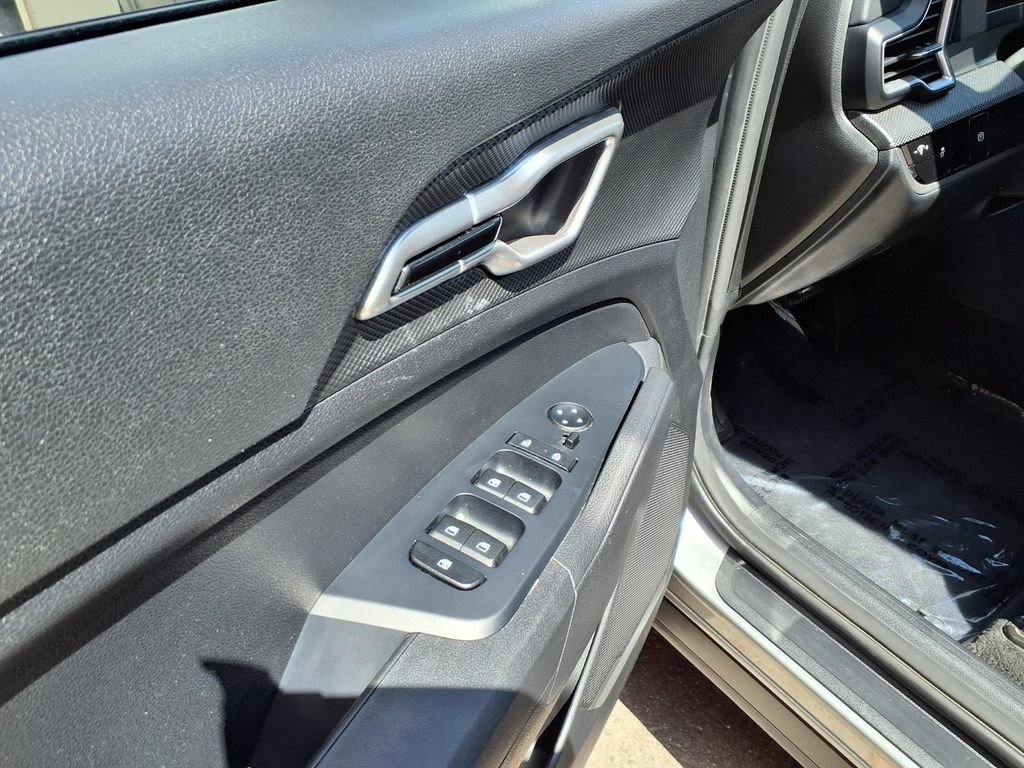 Used 2024 Kia Sportage LX AWD/4WD image 10