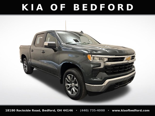 Used 2025 Chevrolet Silverado 1500 LT AWD/4WD image 3