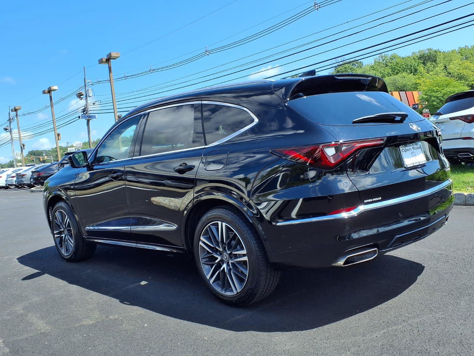 Certified 2025 Acura MDX w/ Advance Package AWD/4WD image 5