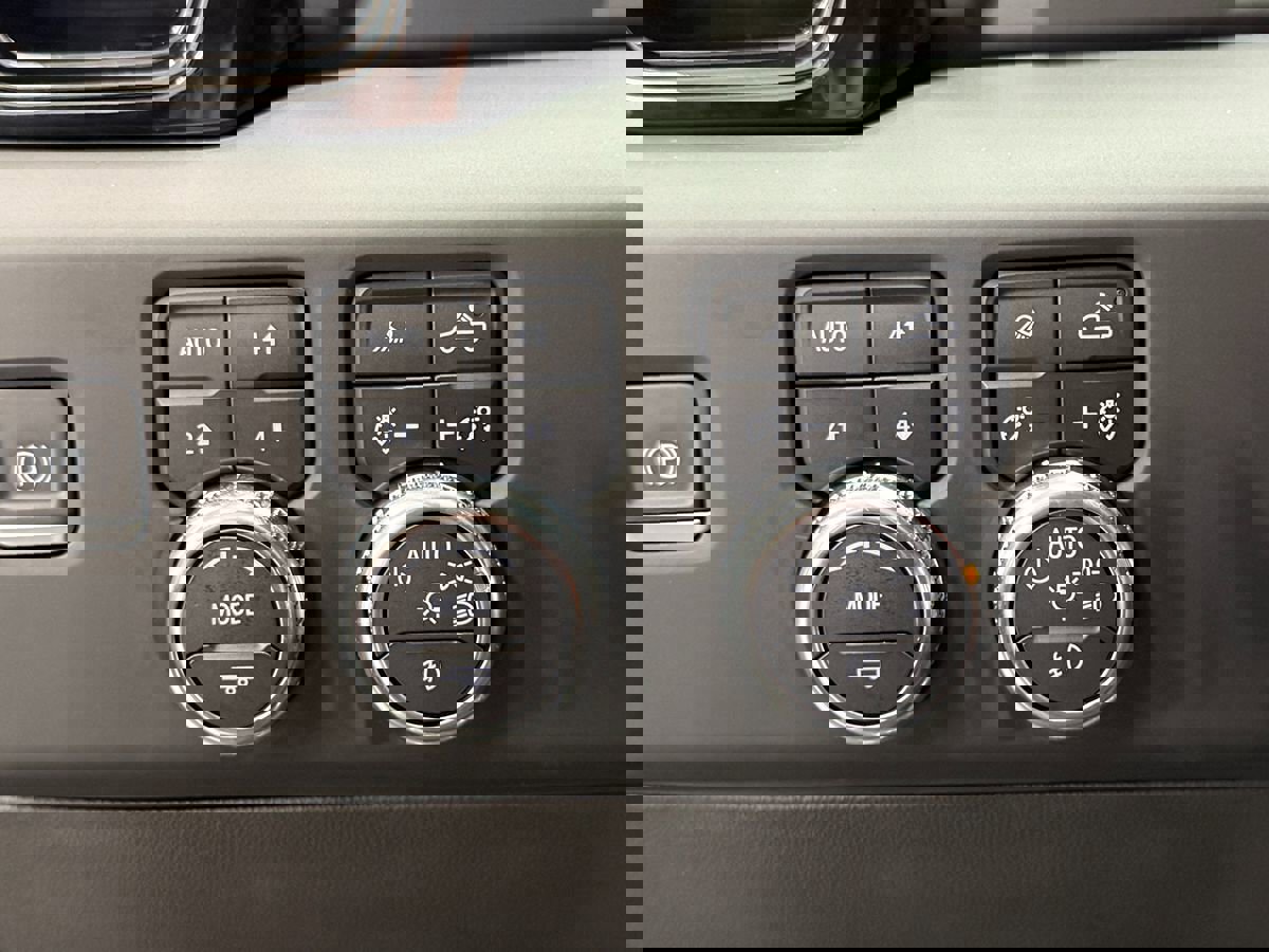 Used 2022 GMC Sierra 1500 AT4 image 26