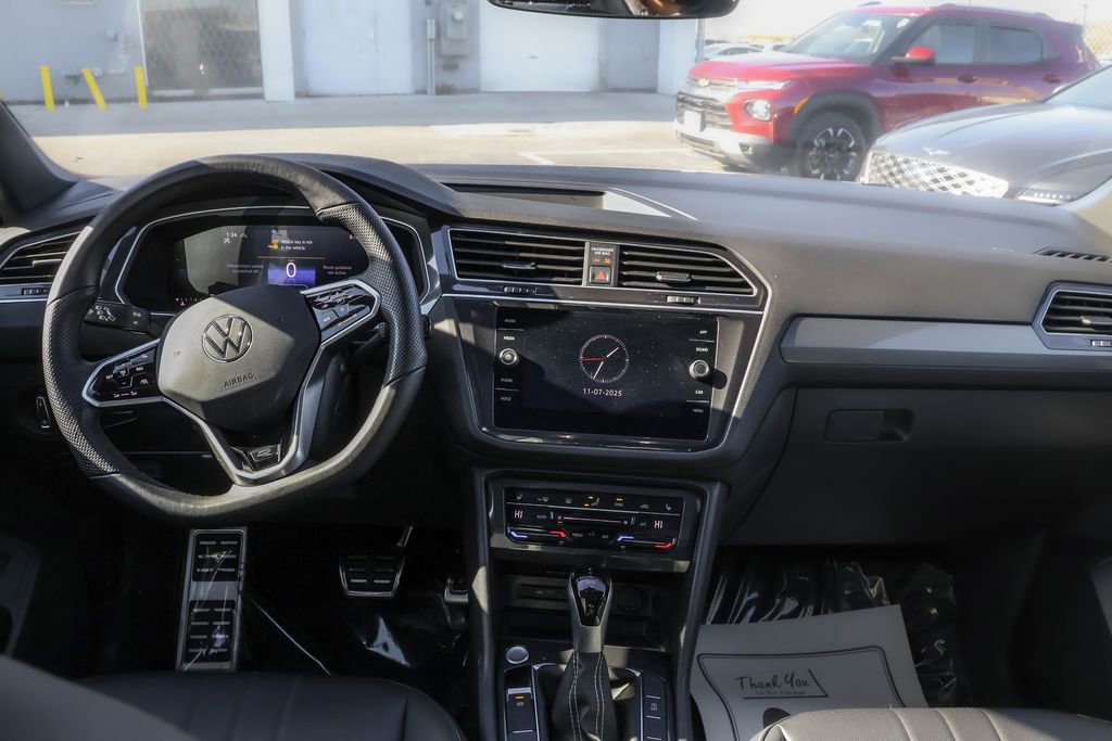 Used 2024 Volkswagen Tiguan SE R-Line image 29
