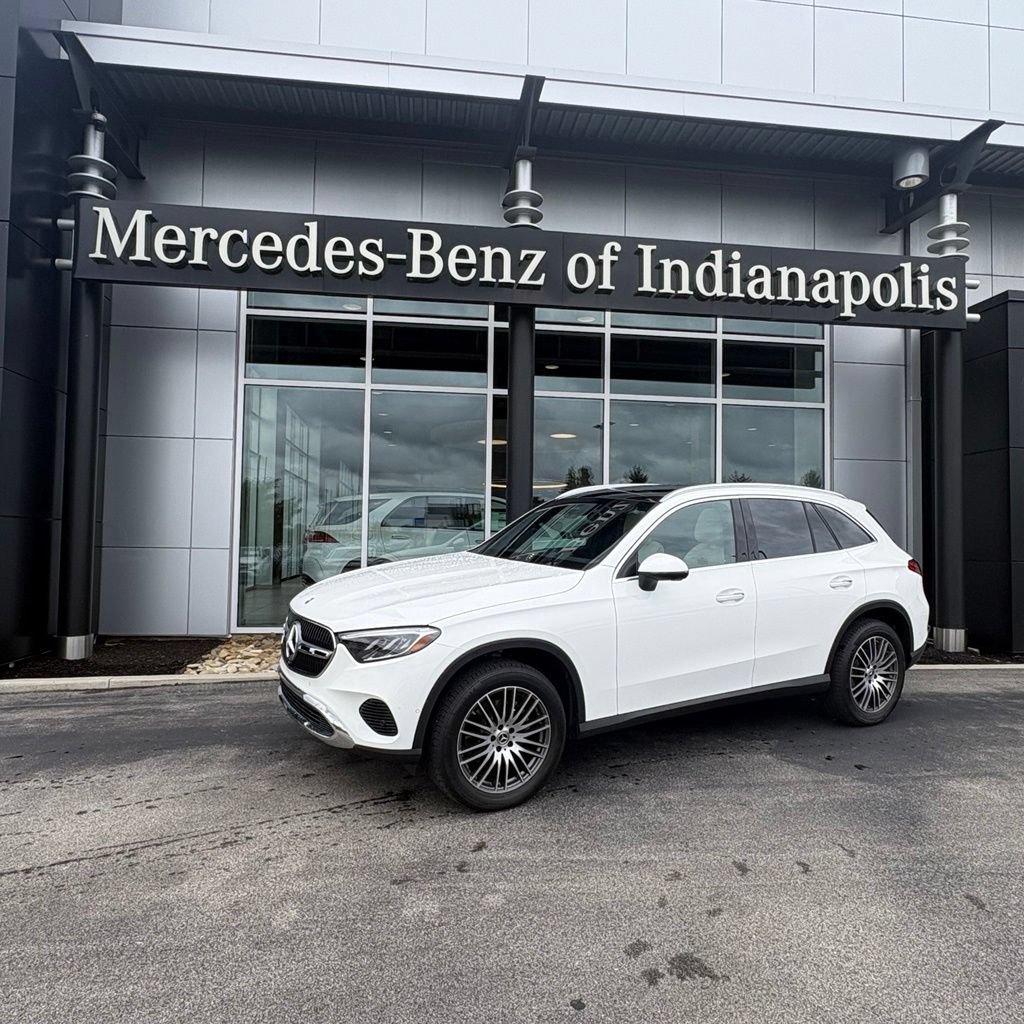 Used 2023 Mercedes-Benz GLC 300 4MATIC image 1