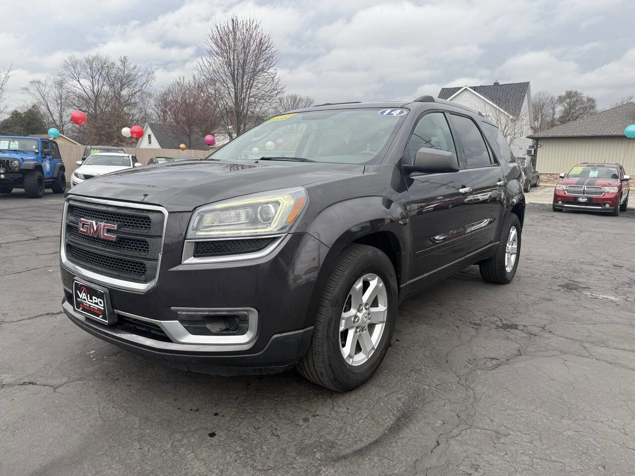 Used 2014 GMC Acadia SLE image 1