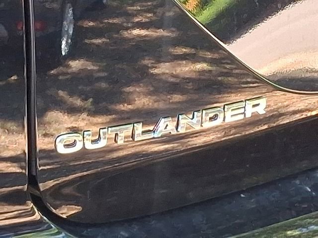 New 2025 Mitsubishi Outlander SE image 15