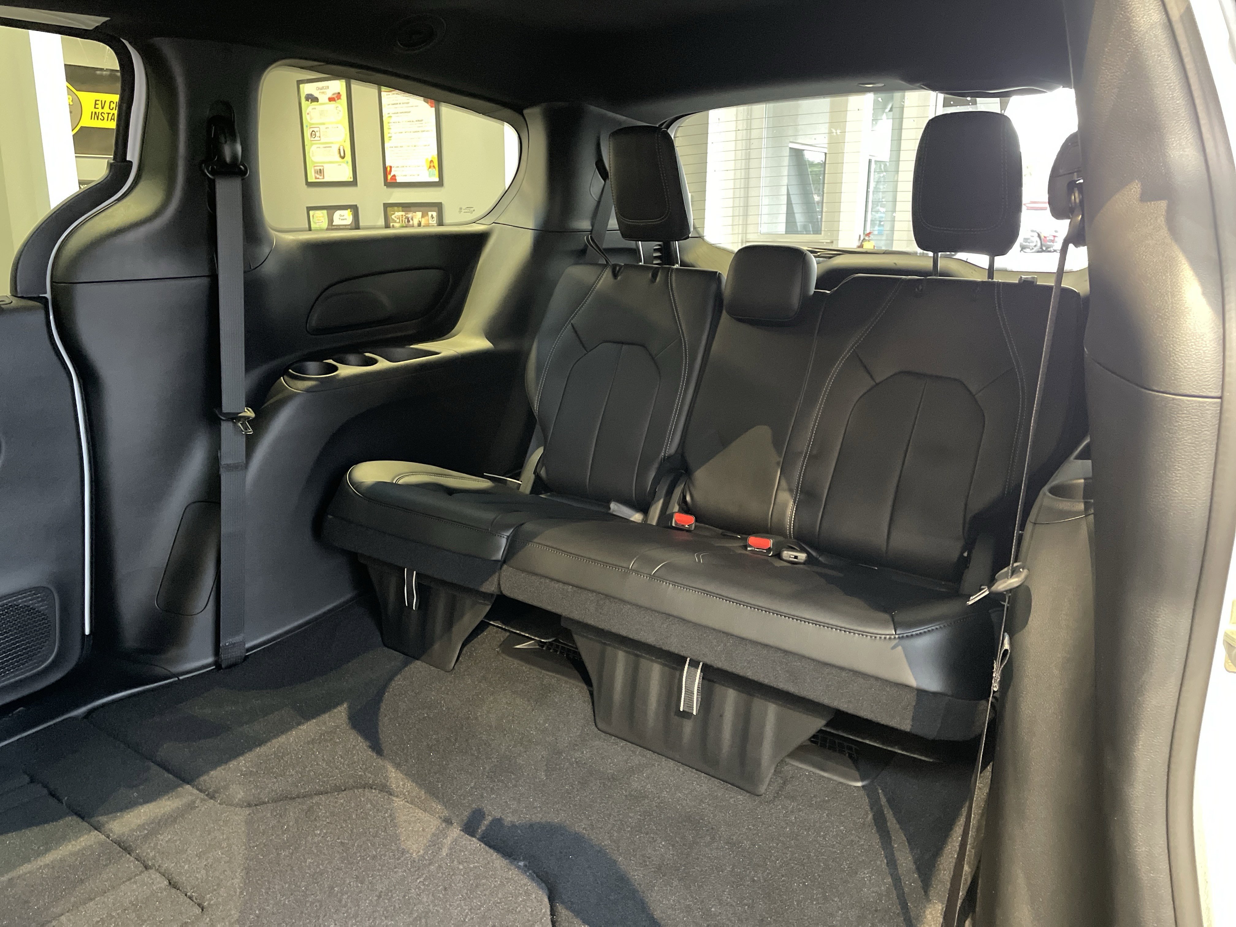 New 2026 Chrysler Pacifica Select image 33