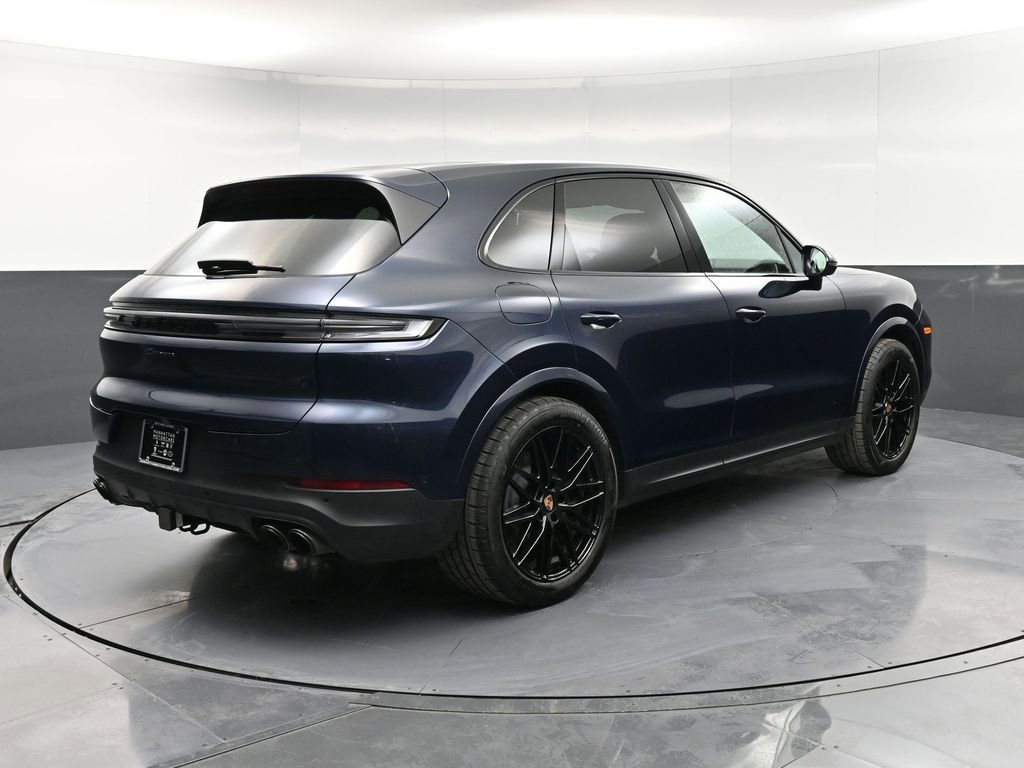Certified 2025 Porsche Cayenne image 8