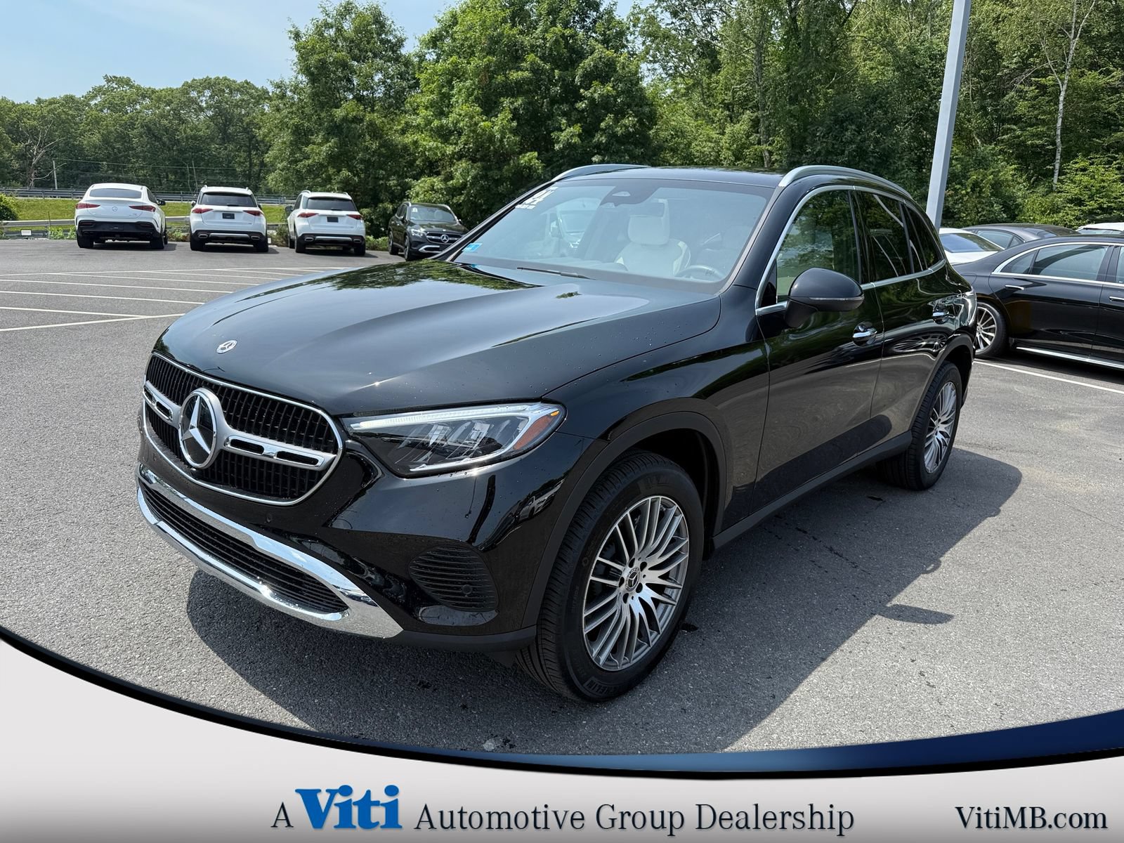 Used 2024 Mercedes-Benz GLC 300 4MATIC image 4