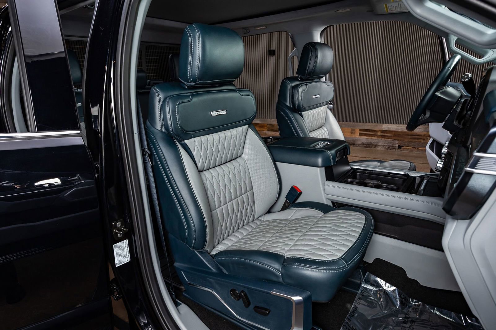 Used 2024 Ford F250 Limited w/ FX4 Off-Road Package image 31