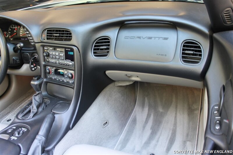 Used 2002 Chevrolet Corvette Coupe w/ Preferred Equipment Group2 RWD image 36