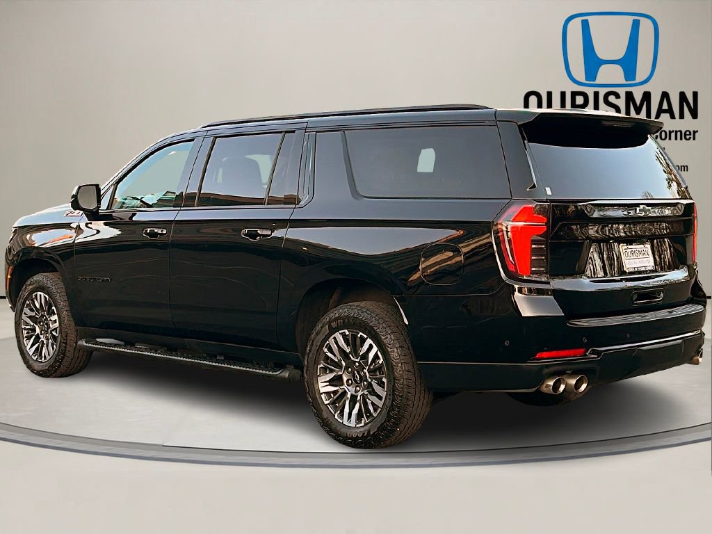 Used 2025 Chevrolet Suburban Z71 image 3