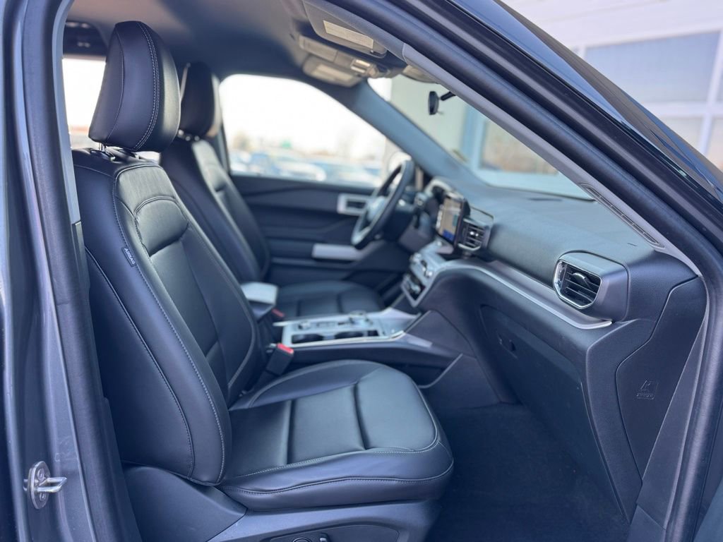 Used 2024 Ford Explorer XLT w/ Equipment Group 202A image 36