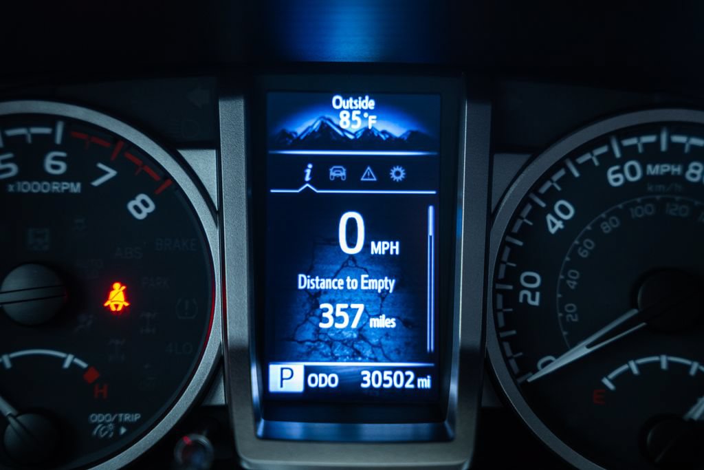 Certified 2022 Toyota Tacoma SR5 AWD/4WD image 42