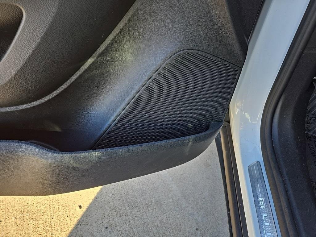 Used 2022 Buick Encore Preferred w/ Safety Package II image 44