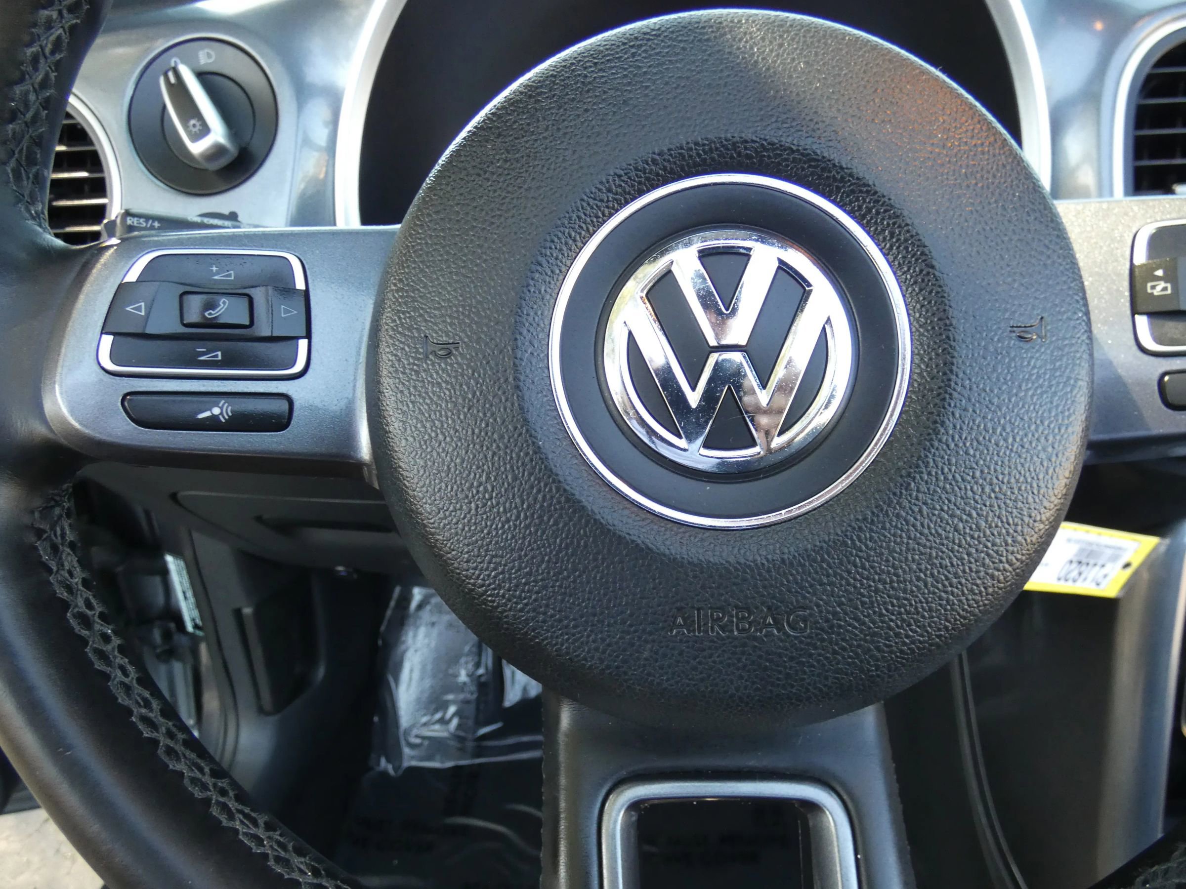 Used 2018 Volkswagen Beetle 2.0T S image 53