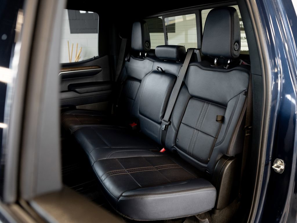 Used 2022 Chevrolet Silverado 1500 High Country w/ High Country Premium Package image 13