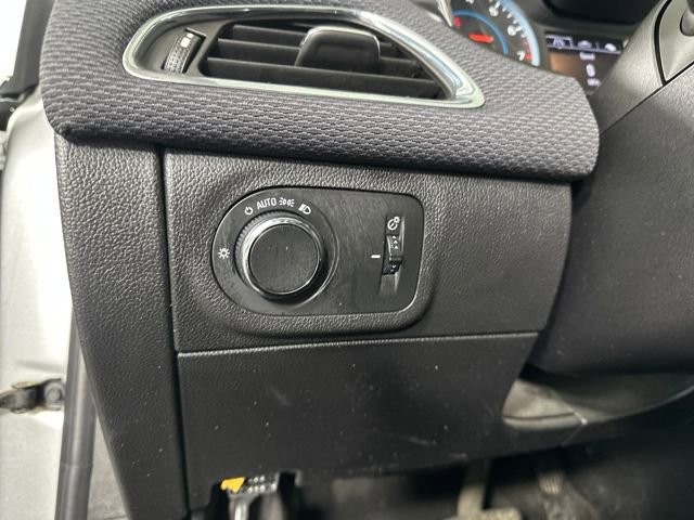 Used 2018 Chevrolet Cruze LT w/ Convenience Package image 19