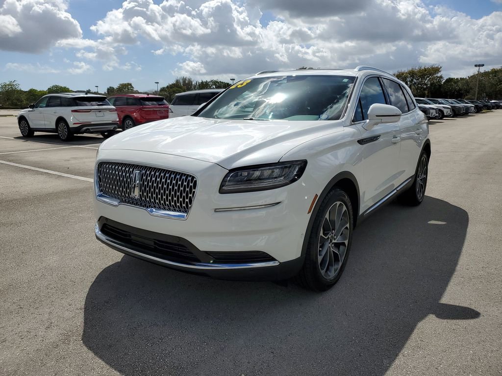 Used 2023 Lincoln Nautilus Reserve image 2