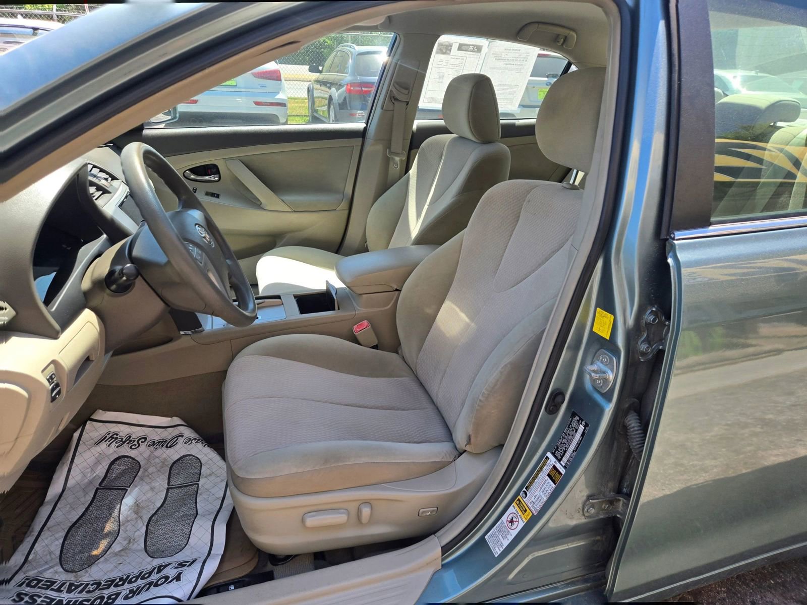Used 2011 Toyota Camry LE image 6