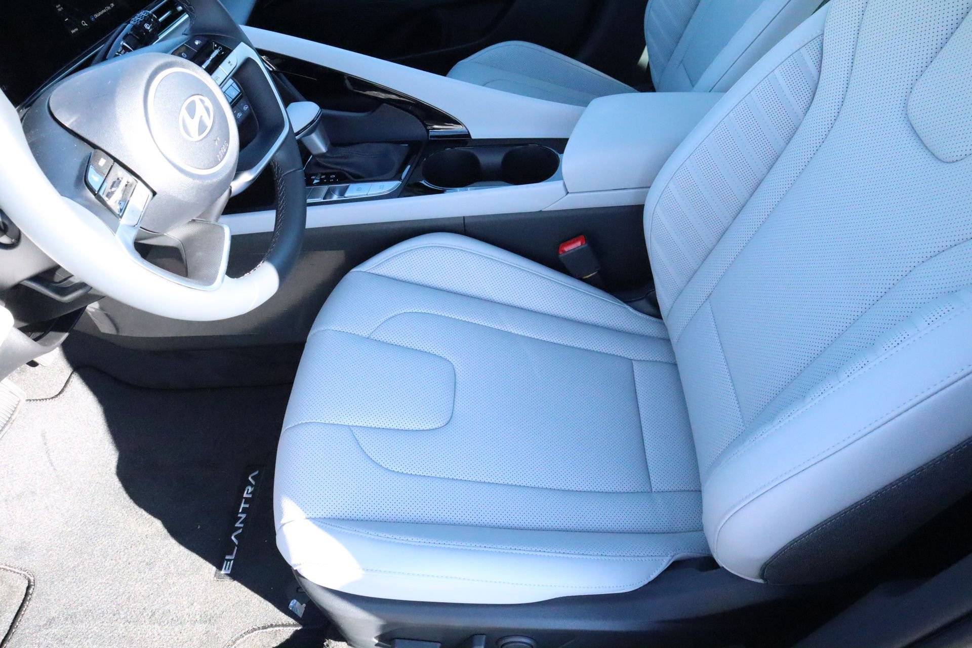 New 2026 Hyundai Elantra Limited image 18