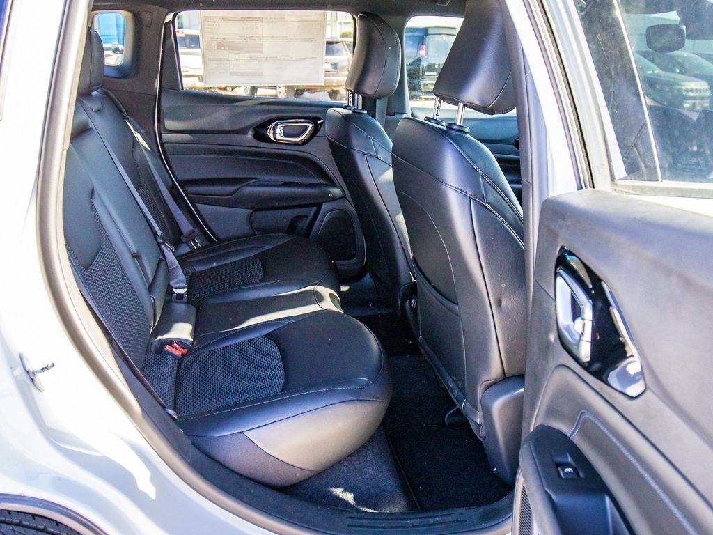 New 2026 Jeep Compass Latitude AWD/4WD image 33