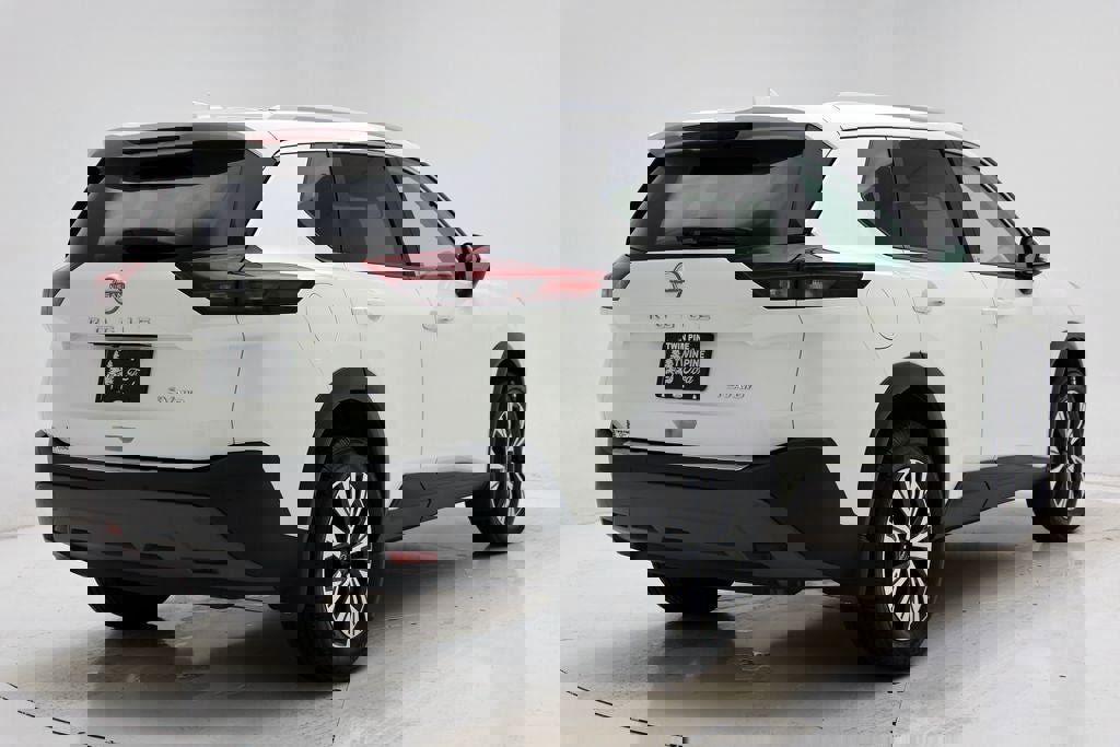 Used 2023 Nissan Rogue SV w/ SV Premium Package image 9