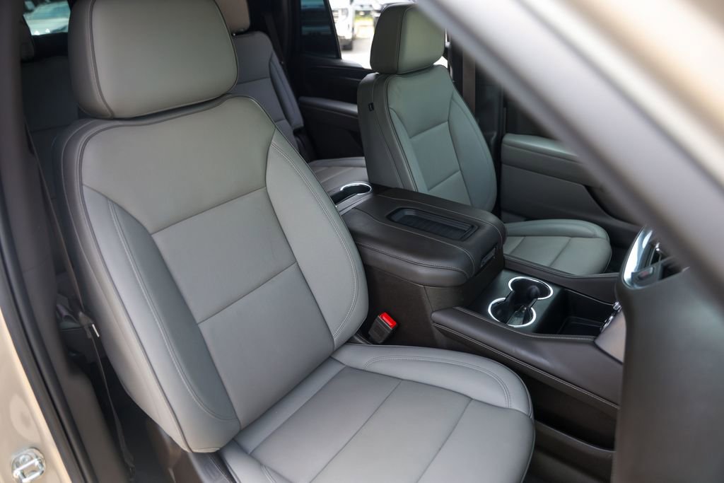 Used 2023 GMC Yukon SLT w/ SLT Premium Package AWD/4WD image 33