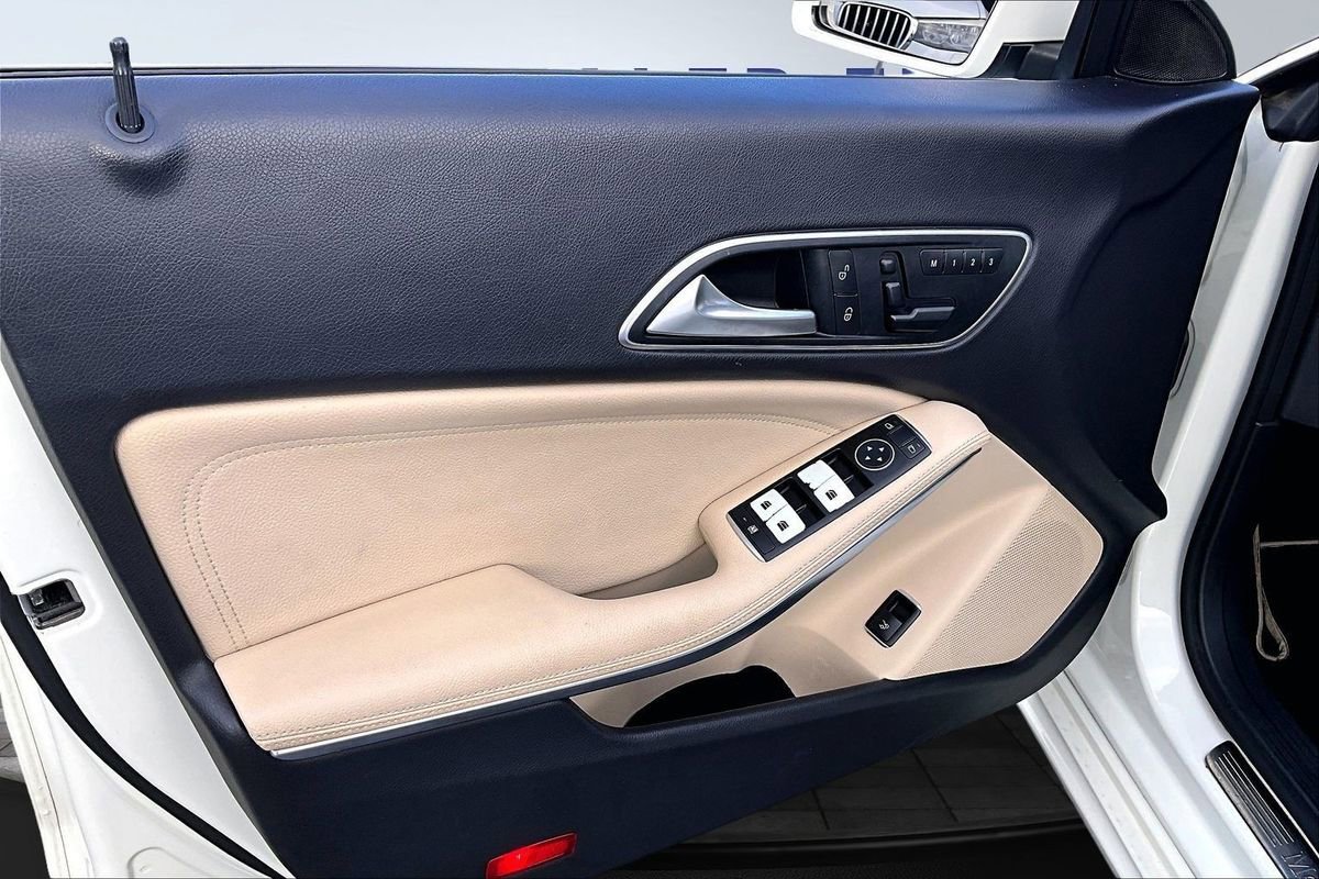 Used 2015 Mercedes-Benz CLA 250 image 20