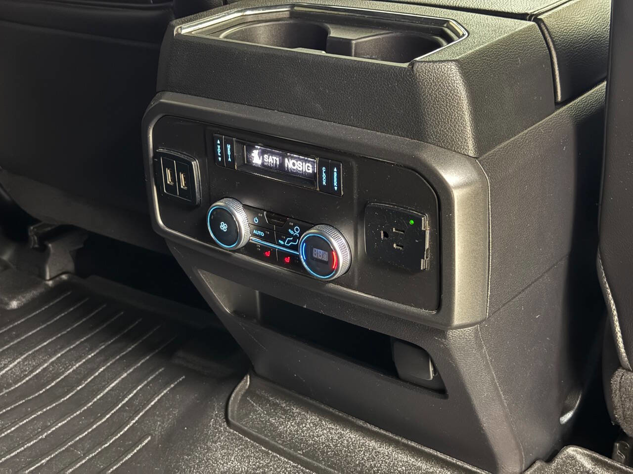 Used 2019 Ford Expedition Limited w/ Equipment Group 302A RWD image 36