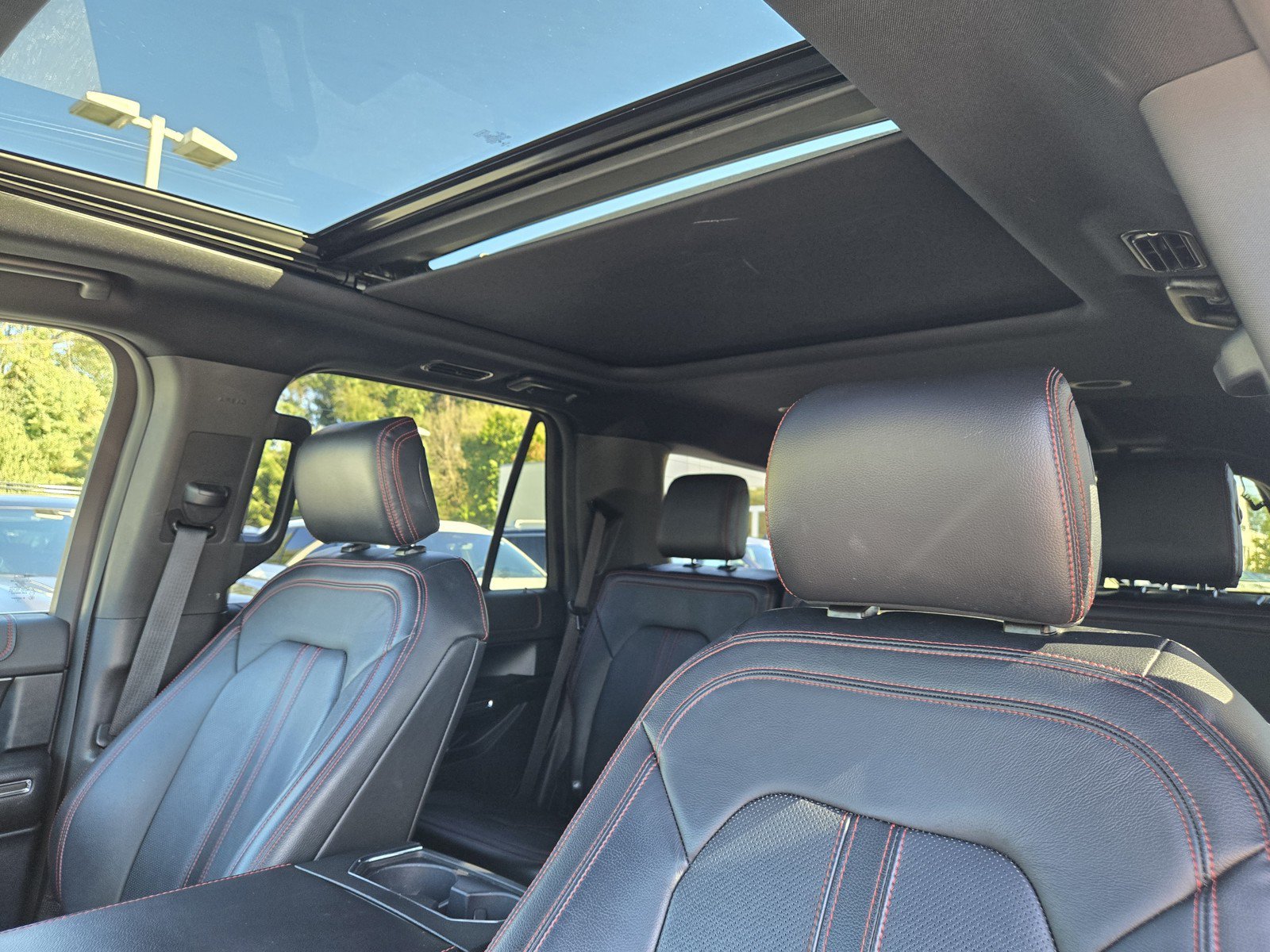 Used 2019 Ford Expedition Limited w/ Equipment Group 303A AWD/4WD image 12