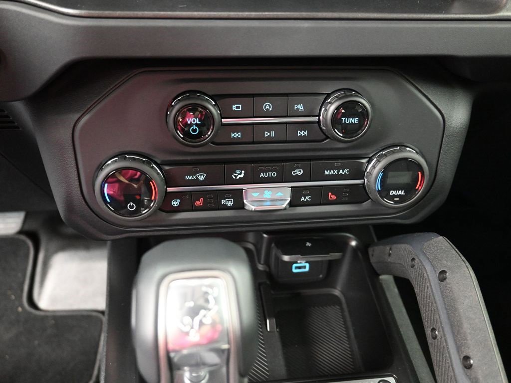 New 2025 Ford Bronco Badlands image 18