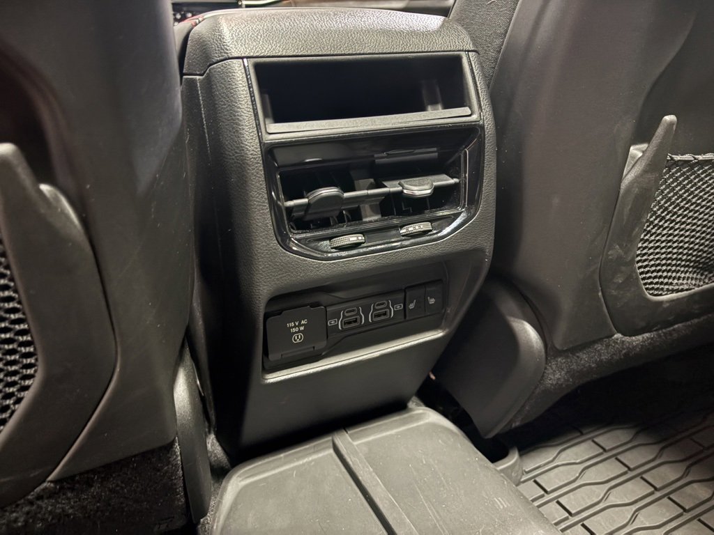 Used 2022 Jeep Grand Cherokee Trailhawk w/ Luxury Tech Group III image 26