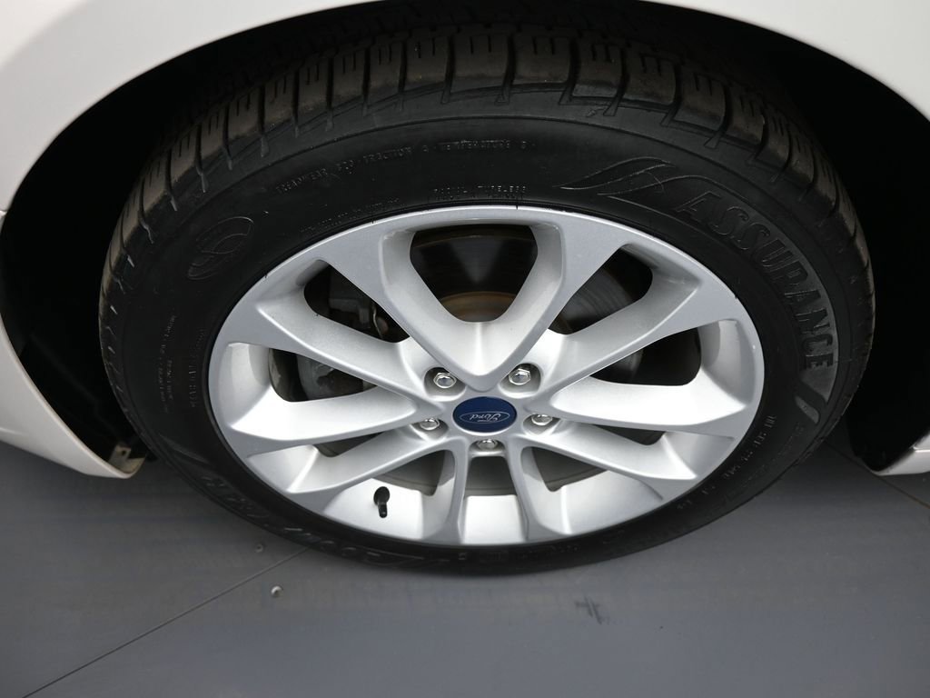 Used 2019 Ford Fusion SE FWD image 14