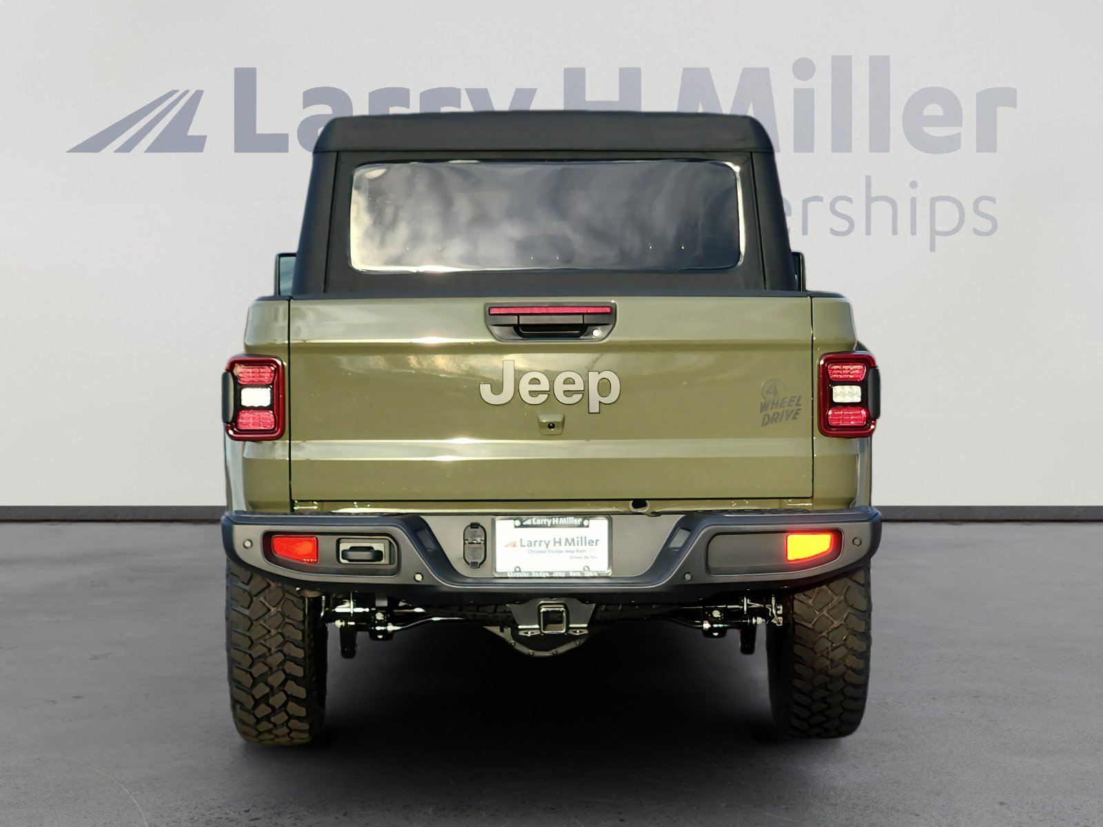 New 2025 Jeep Gladiator Willys AWD/4WD image 5