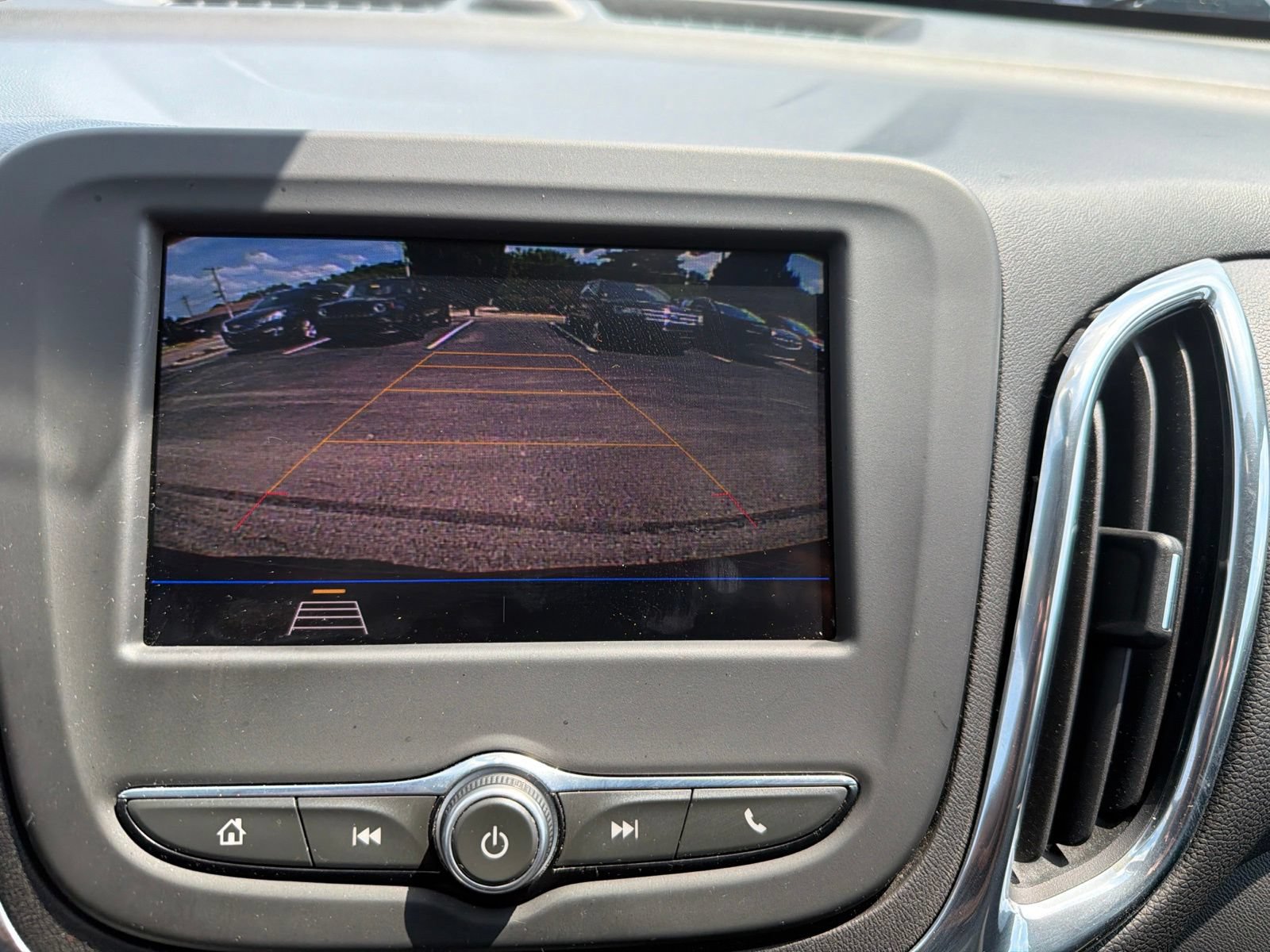 Used 2020 Chevrolet Equinox LT w/ Driver Convenience Package FWD image 21