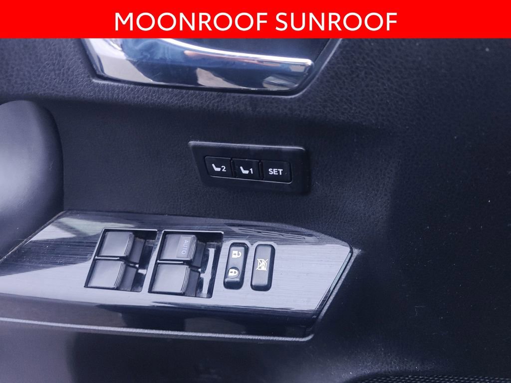 Used 2016 Toyota RAV4 Limited image 6