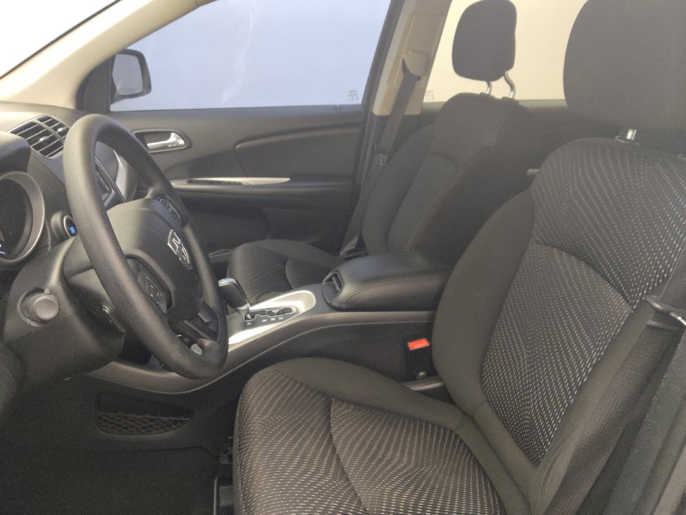 Used 2019 Dodge Journey SE image 17