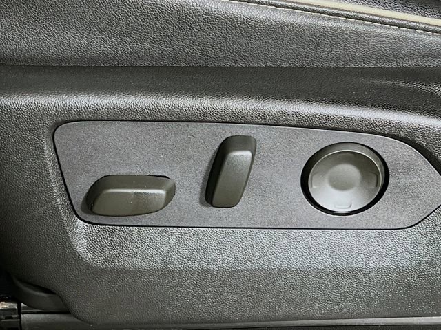 Used 2024 GMC Yukon SLT image 11