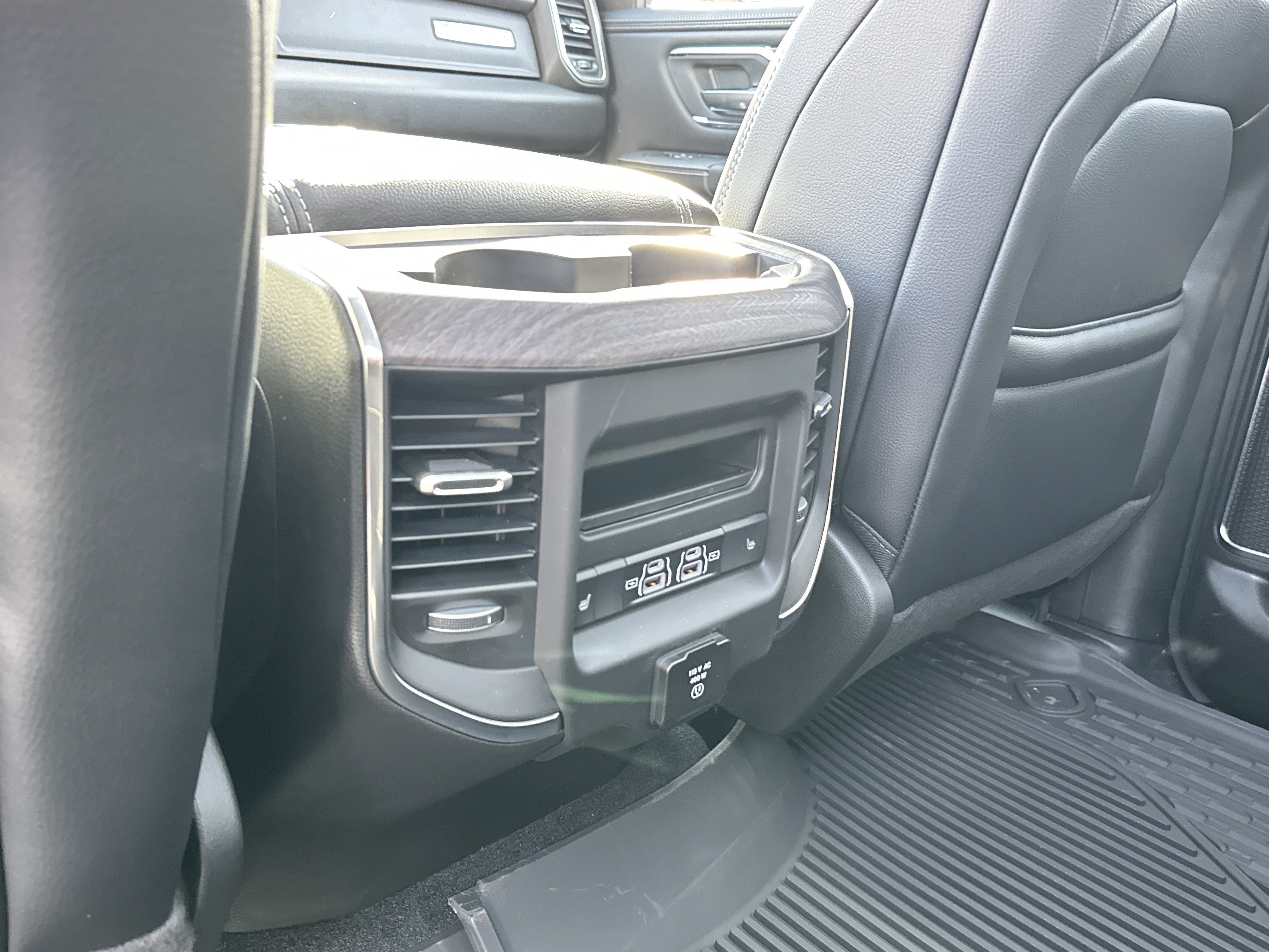 New 2026 RAM 1500 Laramie w/ Sport Appearance Package AWD/4WD image 13