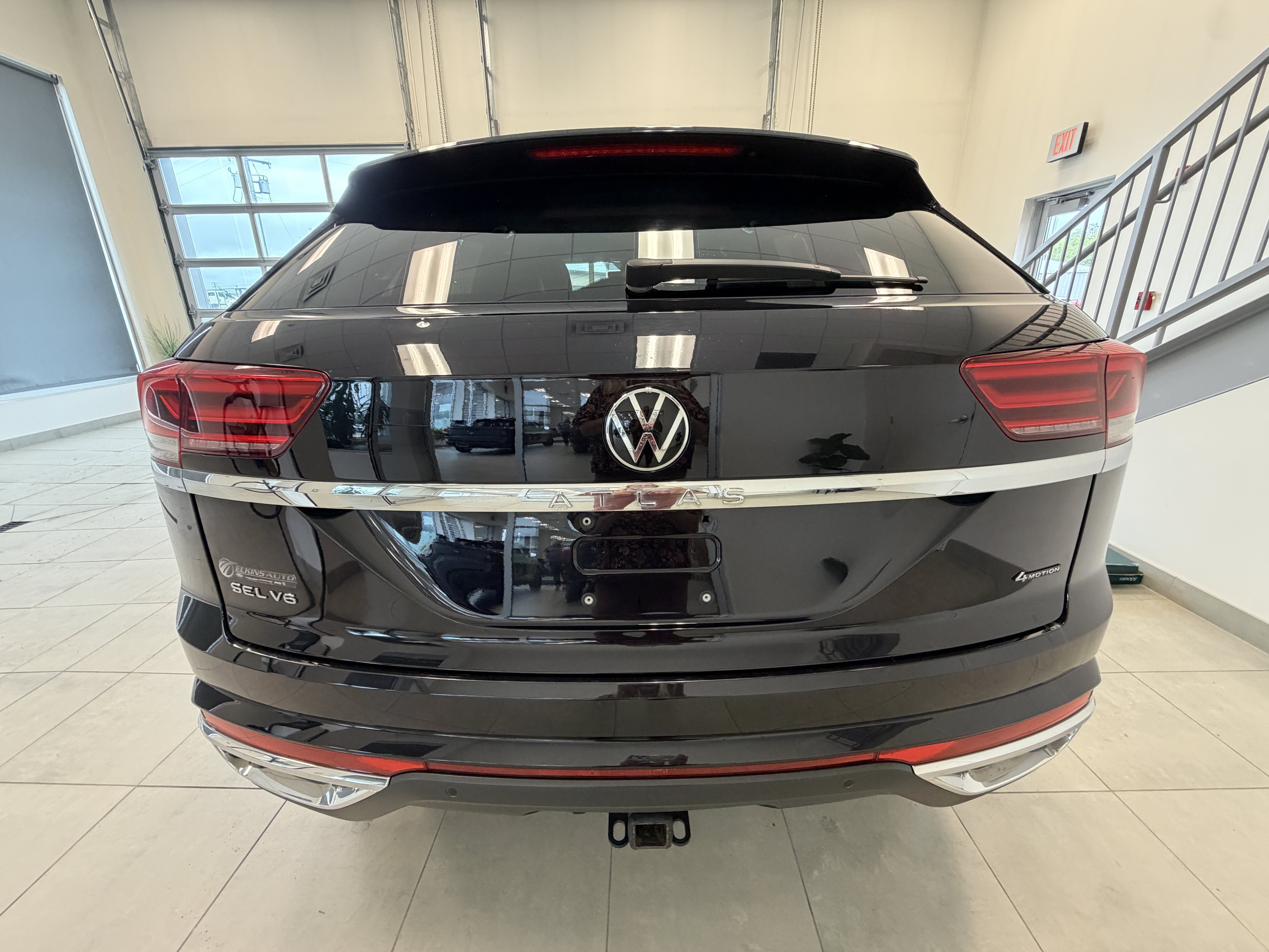 Used 2023 Volkswagen Atlas Cross Sport SEL AWD/4WD image 3