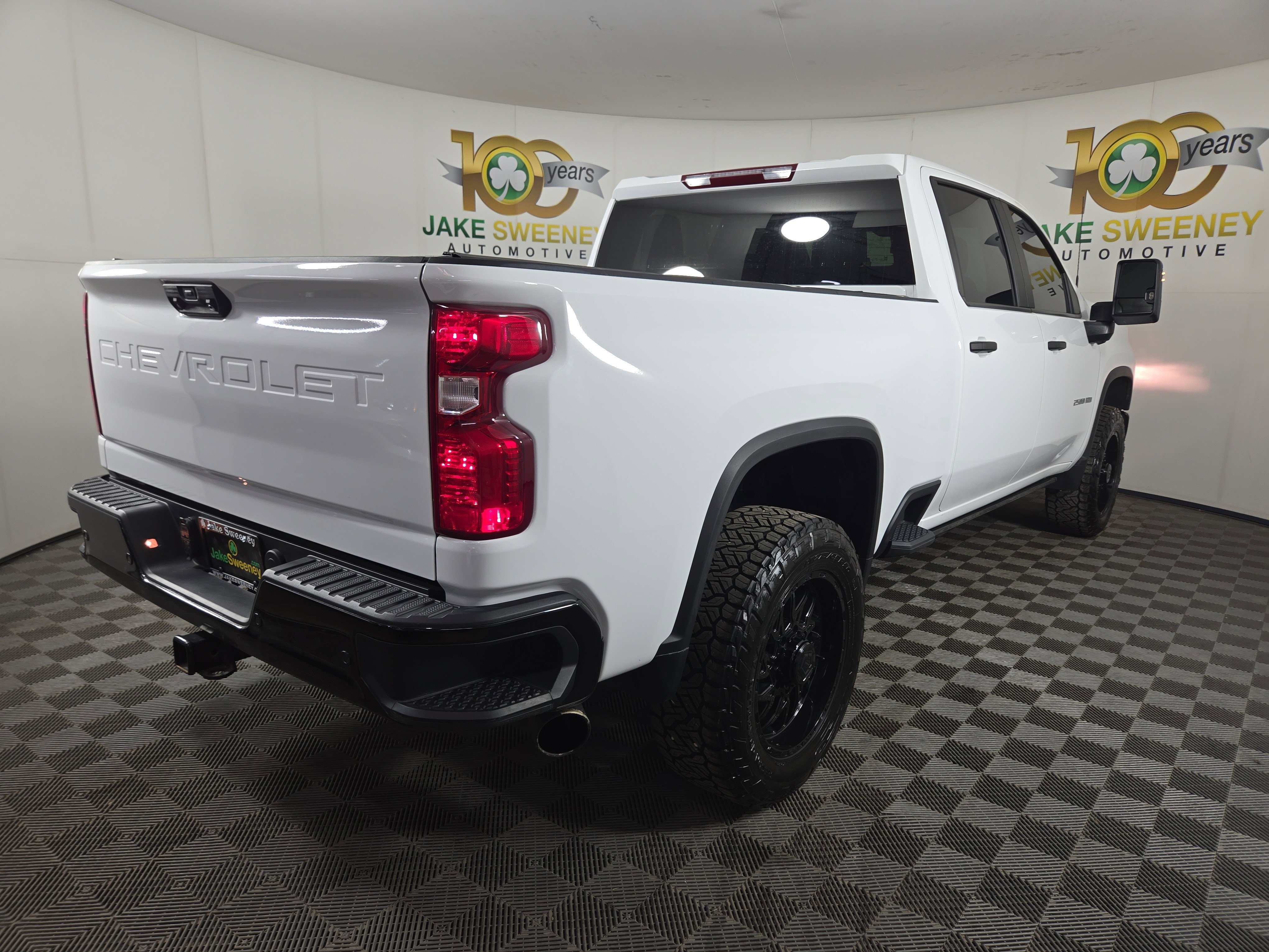 Used 2024 Chevrolet Silverado 2500 Custom w/ Custom Value Package image 9