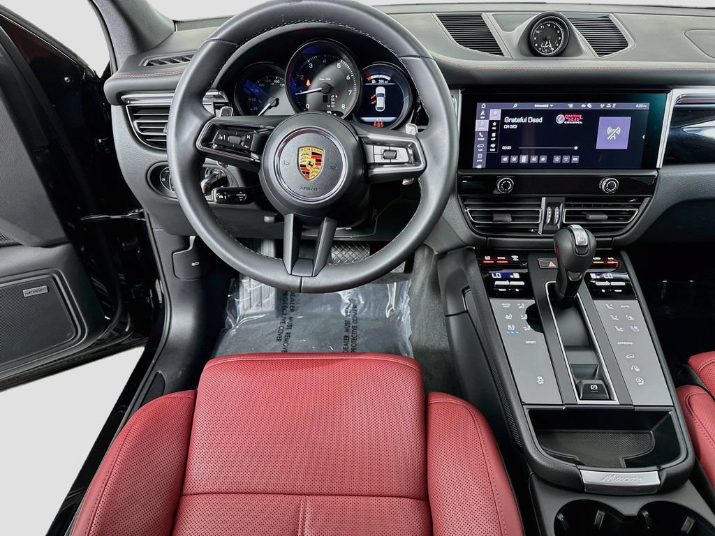 Certified 2026 Porsche Macan AWD/4WD image 24