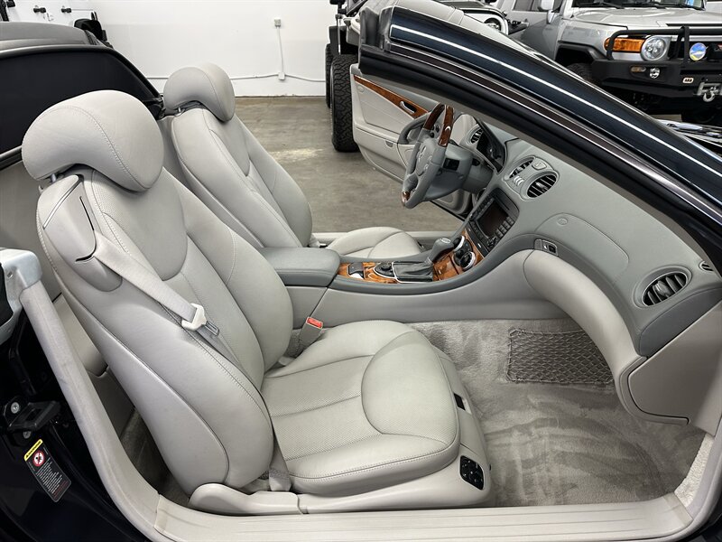 Used 2005 Mercedes-Benz SL 500 w/ AMG Sport Pkg image 14