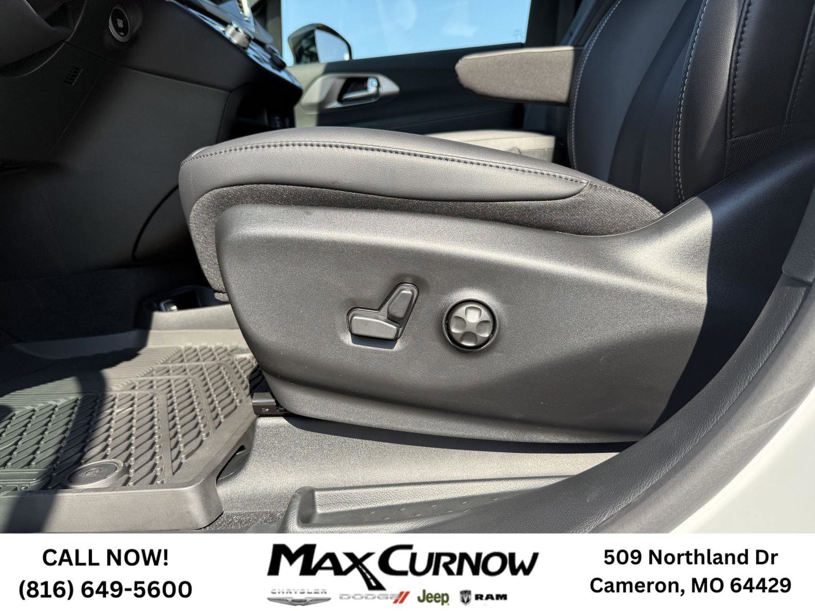 New 2026 Chrysler Voyager LX image 13