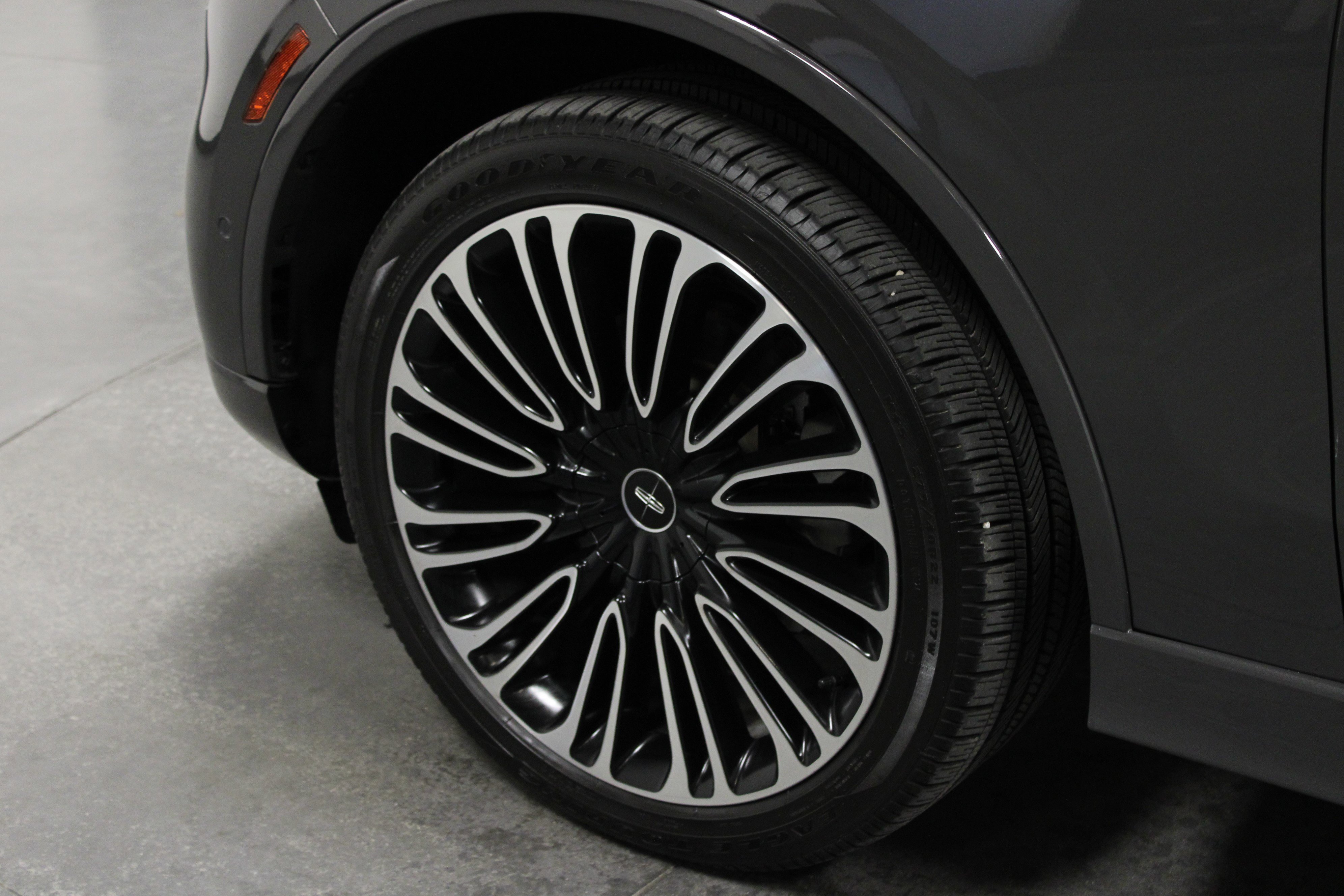 Used 2024 Lincoln Aviator Black Label w/ Dynamic Handling Package image 10