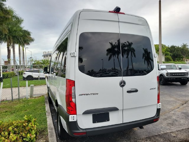 Used 2025 Mercedes-Benz Sprinter 2500 image 4