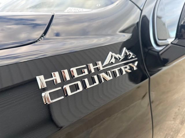Used 2025 Chevrolet Tahoe High Country AWD/4WD image 9