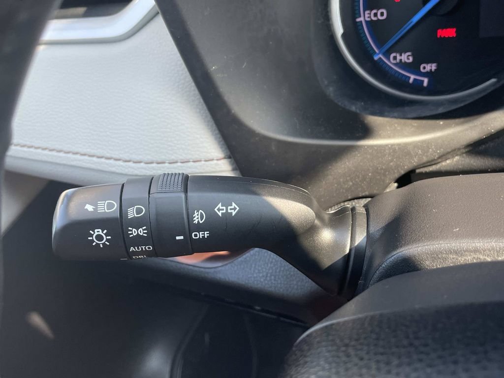 Used 2022 Toyota RAV4 Limited AWD/4WD image 33
