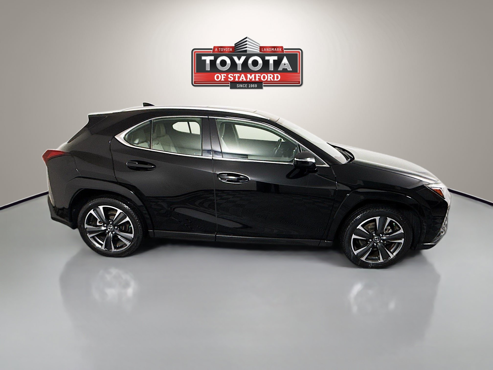 Used 2023 Lexus UX 250h AWD w/ Accessory Package (Z2) image 8